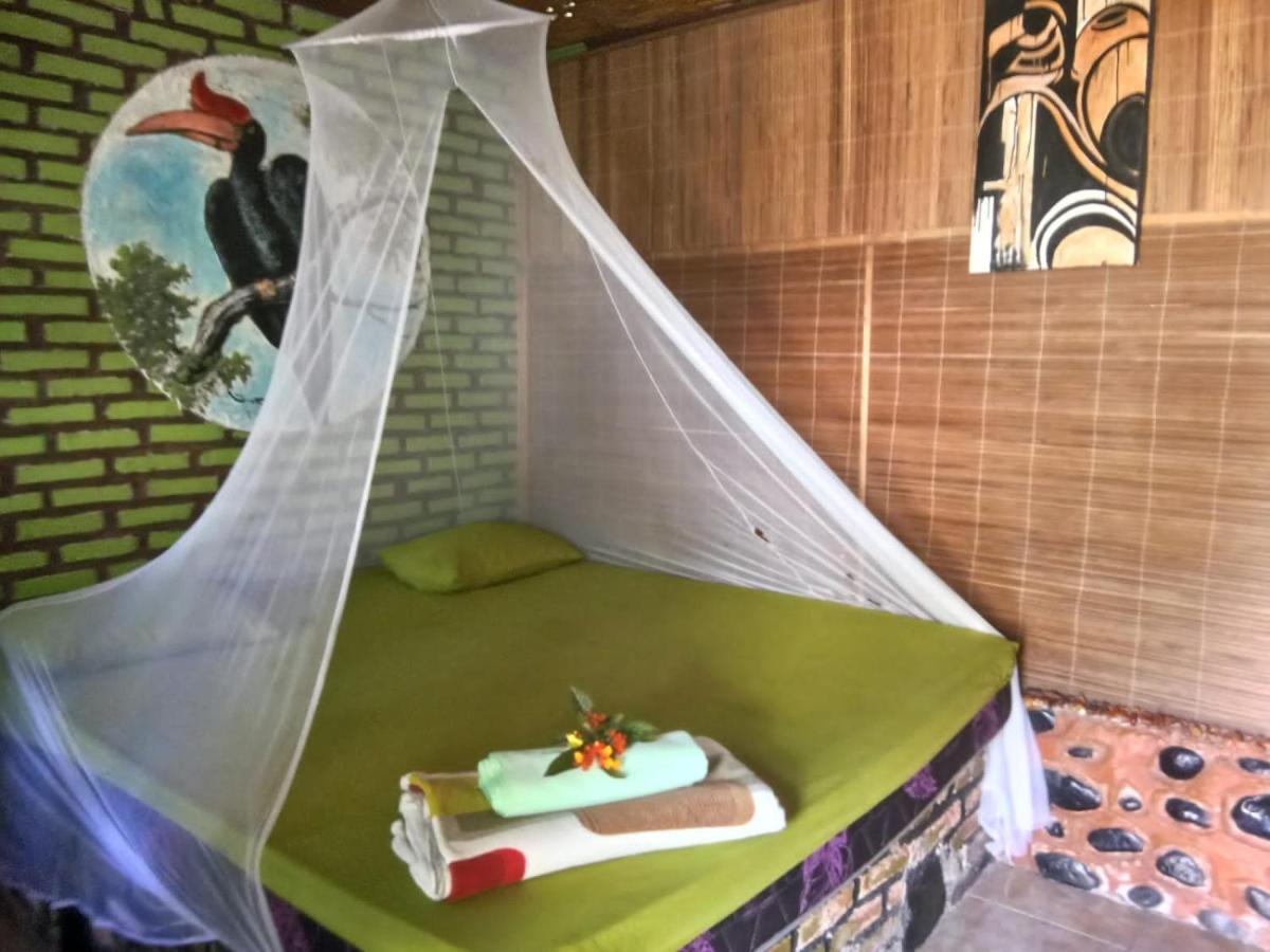 Lucky Bamboo'Bungalows-Resto And Orangutan Jungle Trekking Tours Bukit Lawang Exterior photo