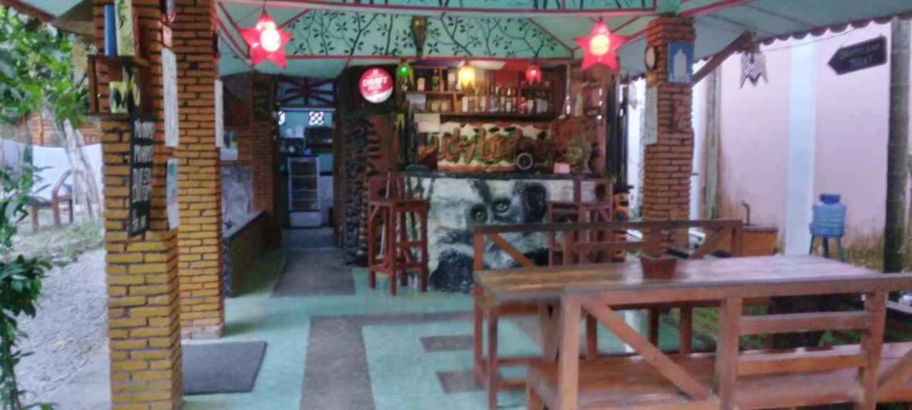 Lucky Bamboo'Bungalows-Resto And Orangutan Jungle Trekking Tours Bukit Lawang Exterior photo