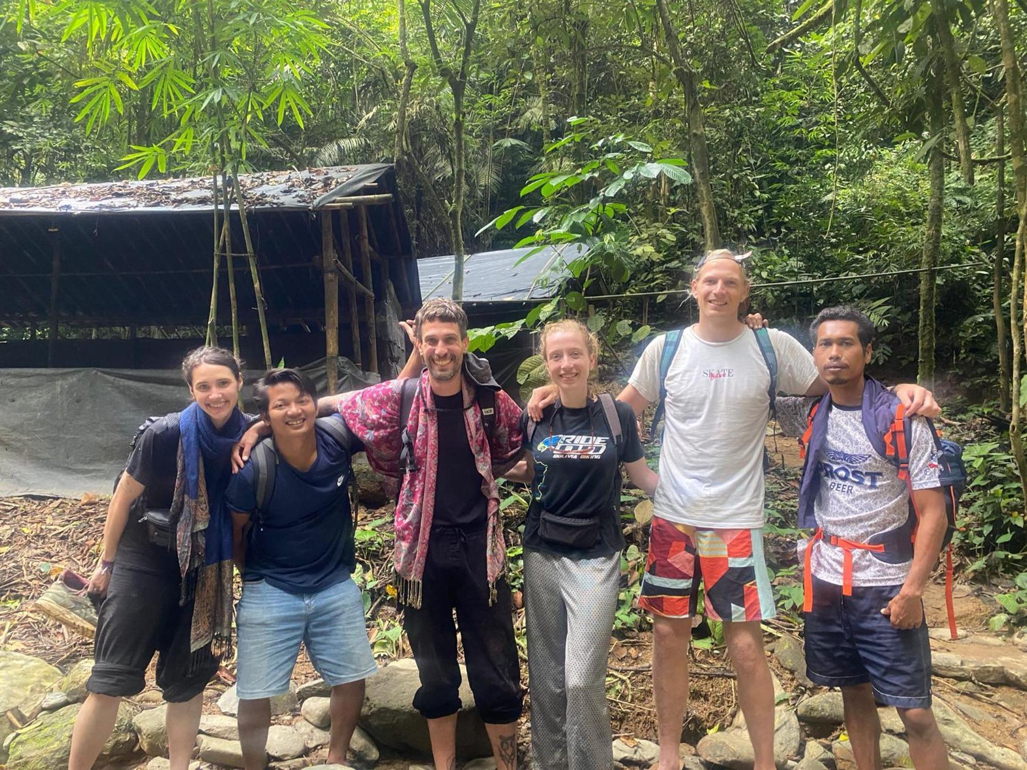 Lucky Bamboo'Bungalows-Resto And Orangutan Jungle Trekking Tours Bukit Lawang Exterior photo