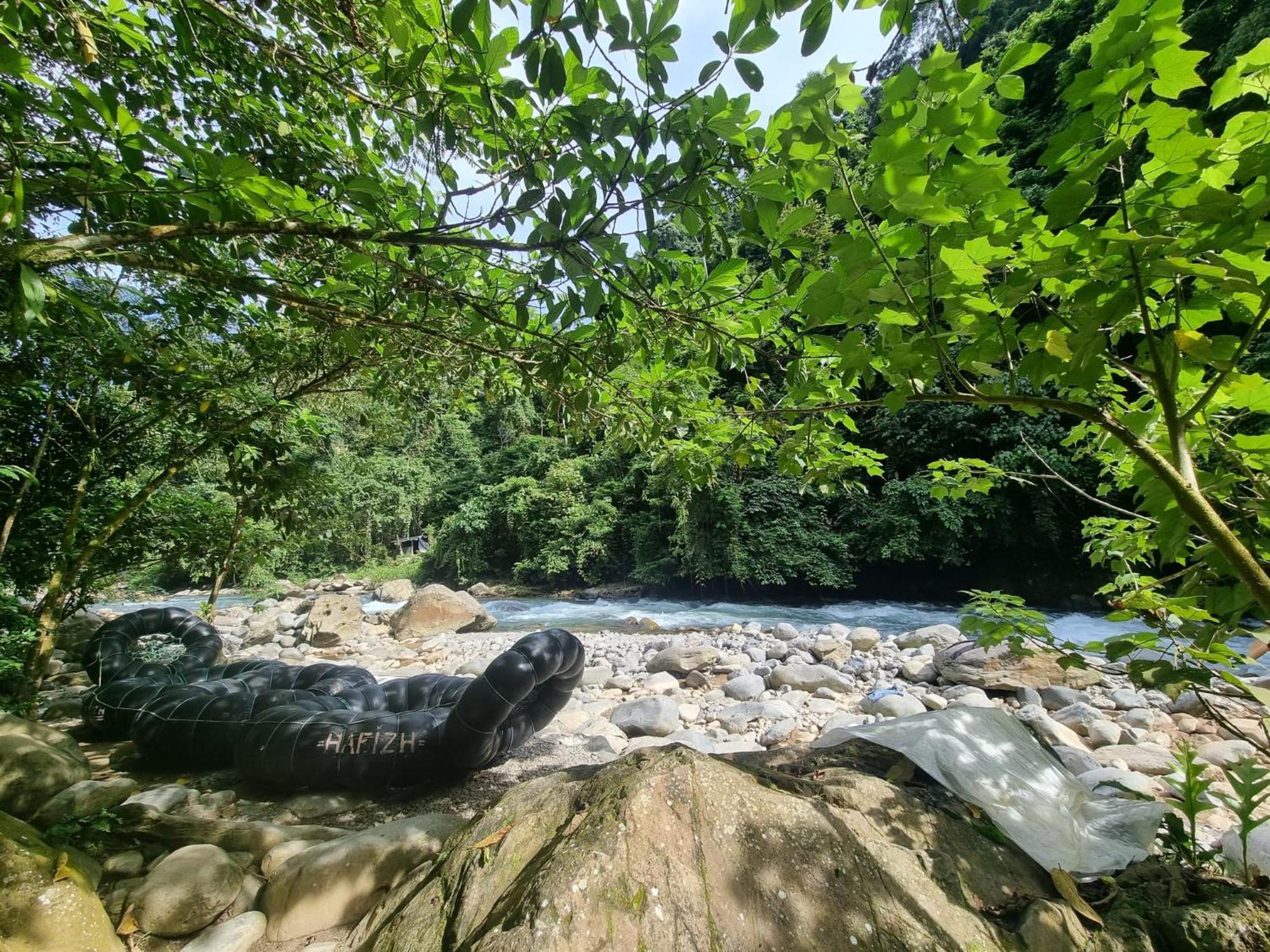 Lucky Bamboo'Bungalows-Resto And Orangutan Jungle Trekking Tours Bukit Lawang Exterior photo
